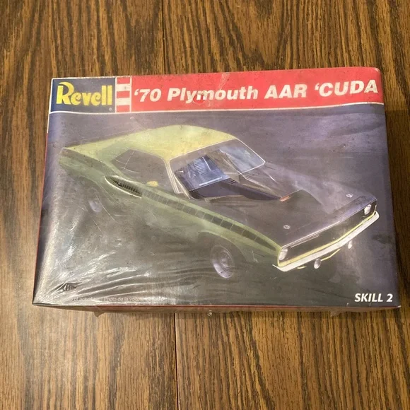 Revell 7601 1/24 Scale '70 Plymouth AAR 'Cuda Plastic Model Kit - NEW - SEALED - Picture 1 of 4